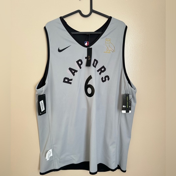 Reversible Toronto Raptors Jersey - Picture 2 of 4